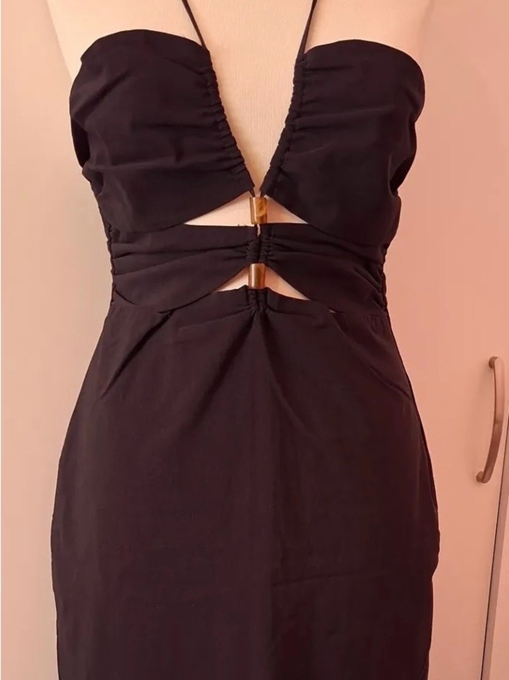 Zara Black High-Waisted Pencil Skirt with Subtle Waist Cutout